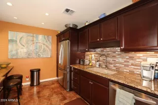 Photo #4: 6683957 Listing