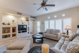 Photo #6: 6684300 Listing