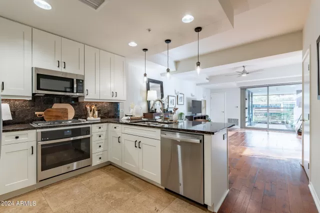 MLS: 6684414 Condo For Sale