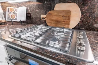 Photo #2: 6684414 Listing