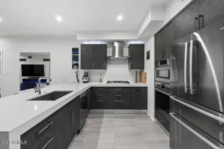 Photo #6: 6684480 Listing