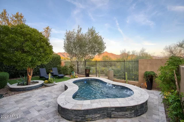 MLS: 6684689 Condo For Sale