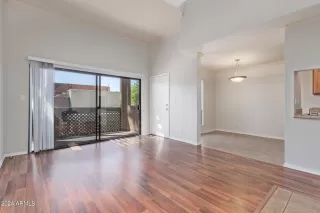 Photo #4: 6684736 Listing