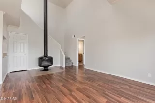 Photo #5: 6684736 Listing