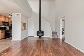 Photo #6: 6684736 Listing