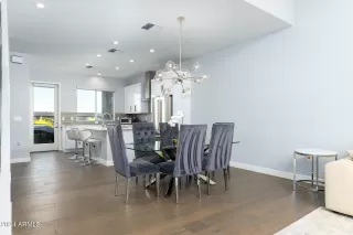 Photo #6: 6684754 Listing