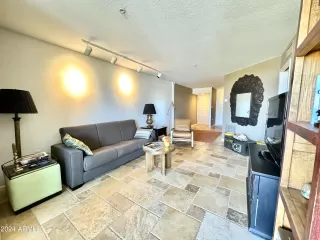 Photo #6: 6684882 Listing