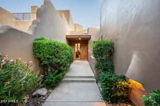 Photo #5: 6684949 Listing