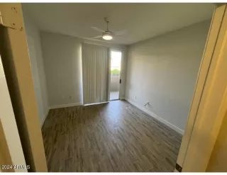 Photo #5: 6684956 Listing