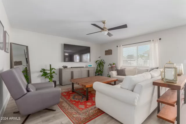 MLS: 6684958 Condo For Sale