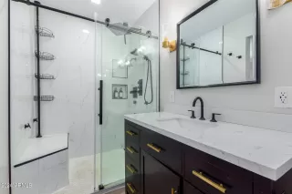 Photo #3: 6684958 Listing