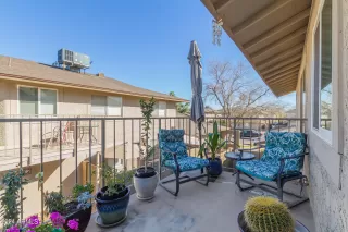 Photo #5: 6684958 Listing