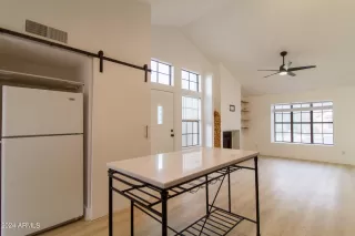 Photo #2: 6685055 Listing