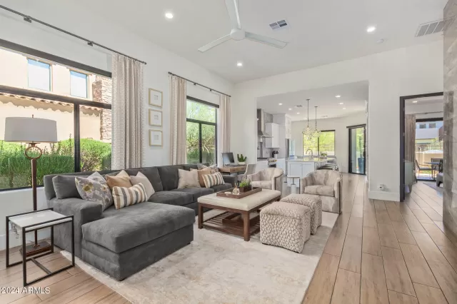 MLS: 6685082 Condo For Sale