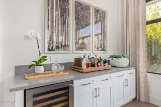 Photo #3: 6685082 Listing