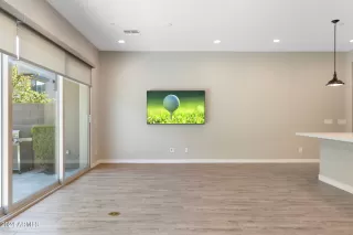 Photo #3: 6685116 Listing