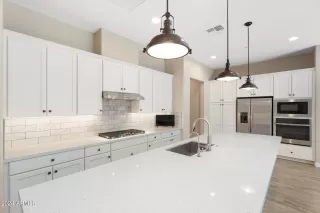 Photo #6: 6685116 Listing