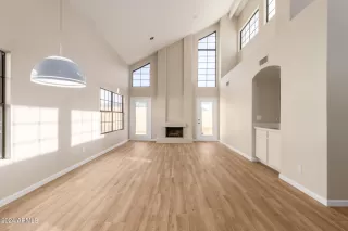 Photo #4: 6685285 Listing