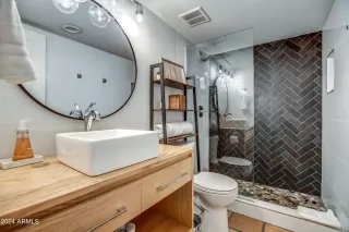 Photo #3: 6685589 Listing