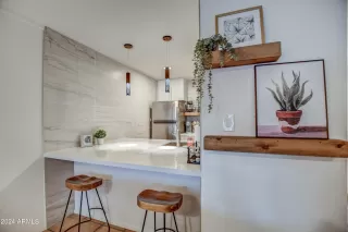 Photo #4: 6685589 Listing