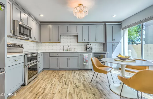 MLS: 6685653 Condo For Sale