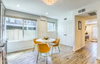 Photo #3: 6685653 Listing