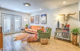 Photo #5: 6685653 Listing