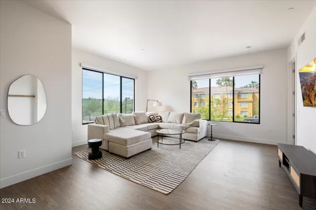 MLS: 6685673 Condo For Sale