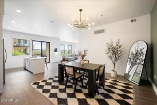 Photo #3: 6685673 Listing