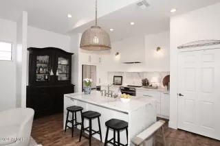 Photo #1: 6685769 Listing