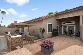 Photo #3: 6685794 Listing