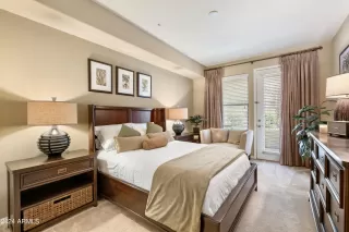 Photo #6: 6685828 Listing