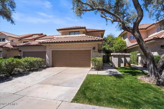 MLS: 6685977 Condo For Sale