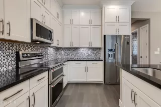 Photo #6: 6686033 Listing