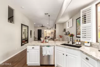 Photo #5: 6686254 Listing