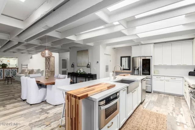 MLS: 6686625 Condo For Sale