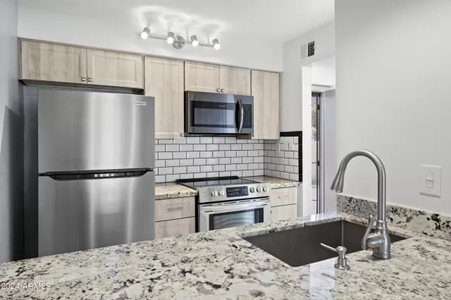 MLS: 6686853 Condo For Sale