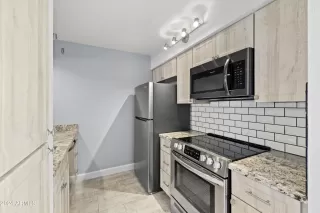 Photo #3: 6686853 Listing 