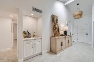 Photo #1: 6686931 Listing