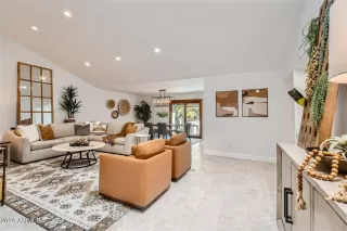 Photo #2: 6686931 Listing