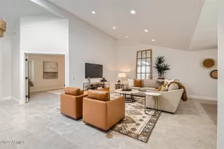 Photo #3: 6686931 Listing