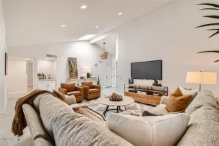 Photo #4: 6686931 Listing