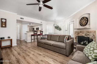 Photo #4: 6687114 Listing