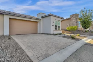 Photo #5: 6687115 Listing