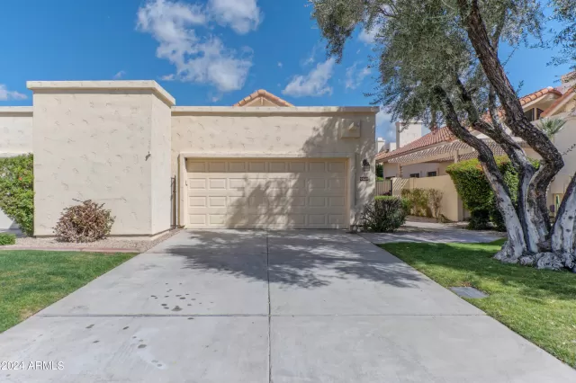 MLS: 6687367 Condo For Sale