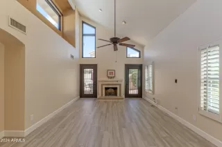 Photo #5: 6687367 Listing