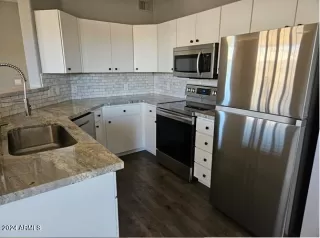 Photo #3: 6687389 Listing