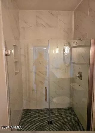 Photo #6: 6687389 Listing