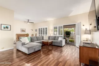 Photo #4: 6687429 Listing