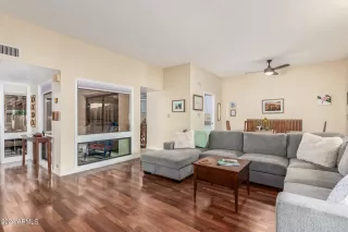 Photo #6: 6687429 Listing